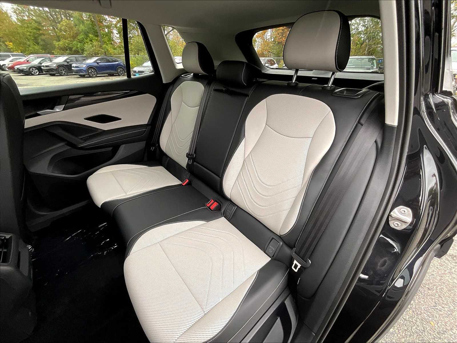 2025 Volkswagen Tiguan SE - Photo 15