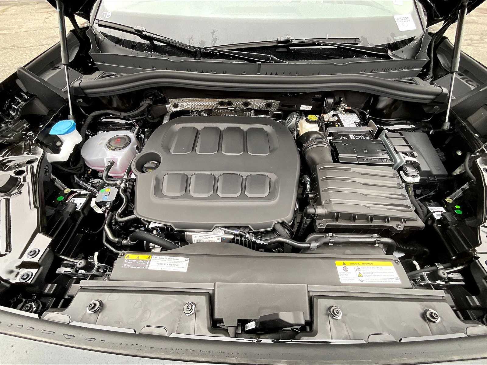 2025 Volkswagen Tiguan SE - Photo 16