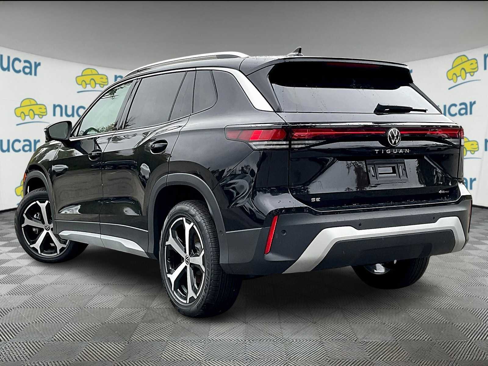 2025 Volkswagen Tiguan SE - Photo 5