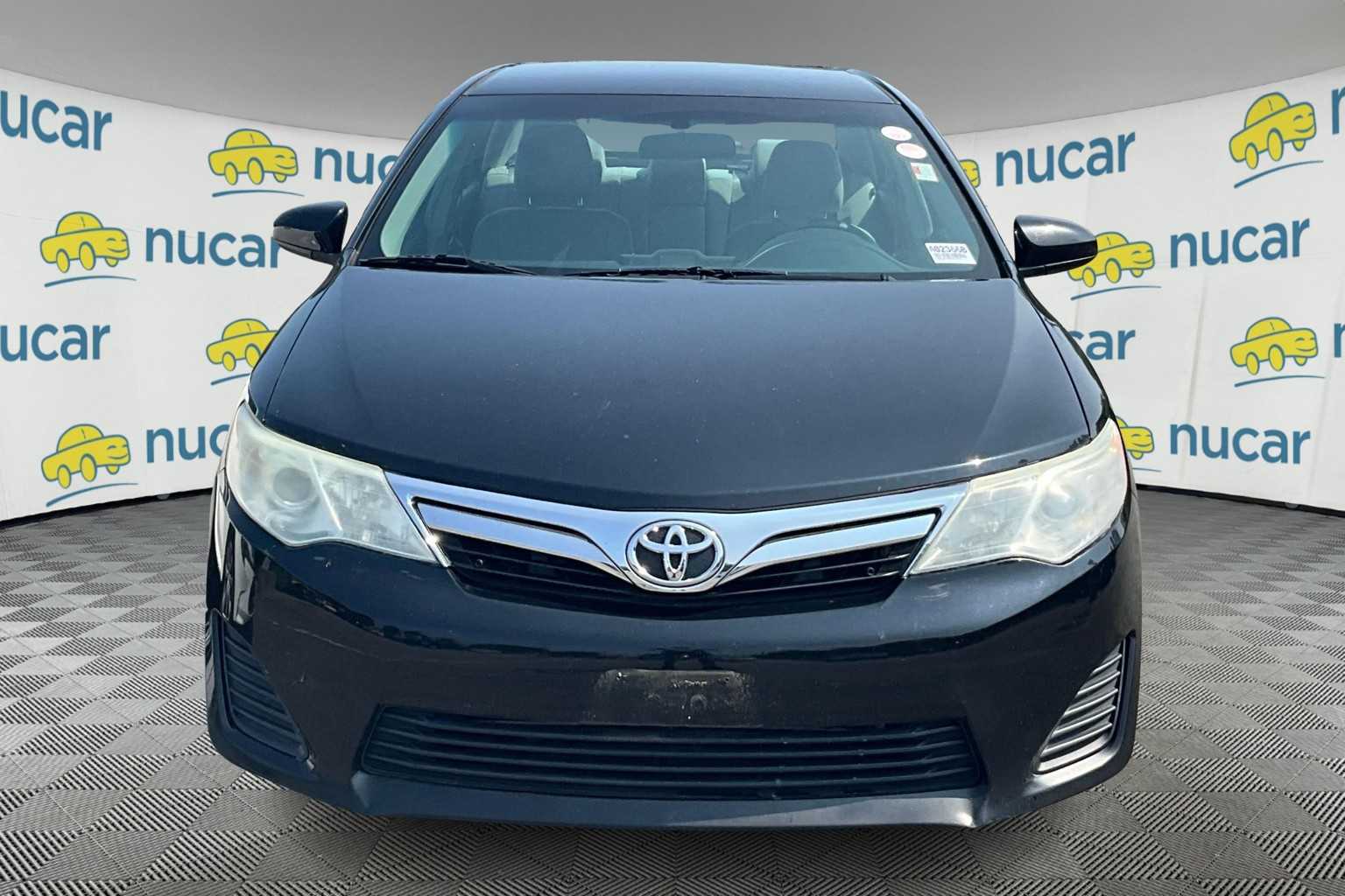 2014 Toyota Camry LE - Photo 2