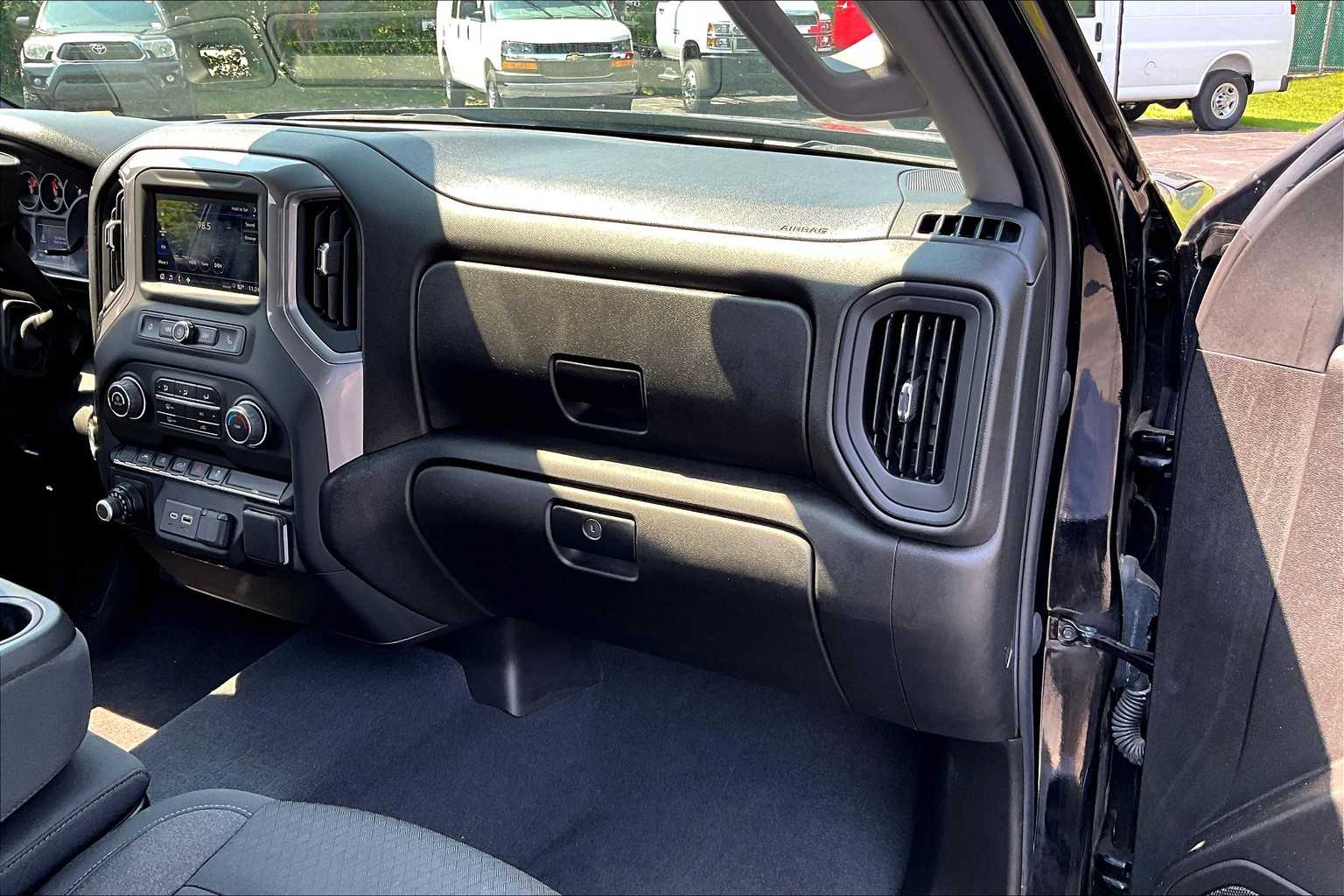 2022 Chevrolet Silverado 1500 Custom - Photo 13