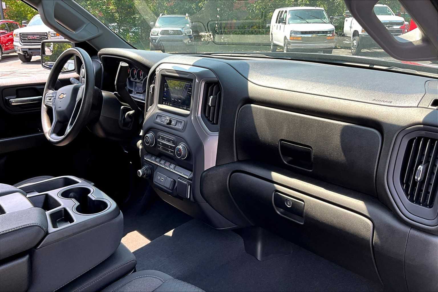2022 Chevrolet Silverado 1500 Custom - Photo 21