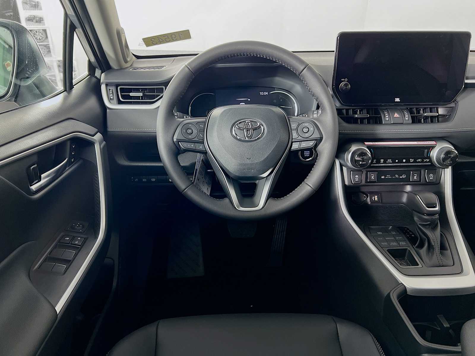 2025 Toyota RAV4 XLE Premium - Photo 15