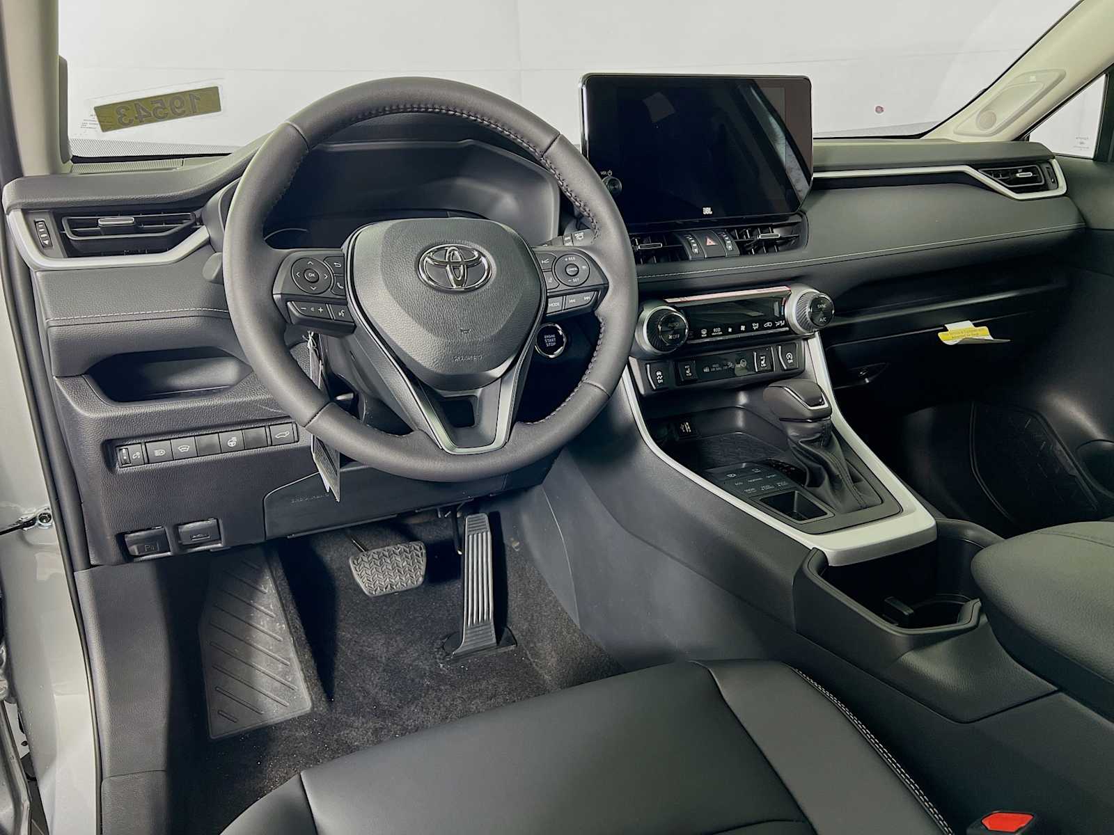 2025 Toyota RAV4 XLE Premium - Photo 6