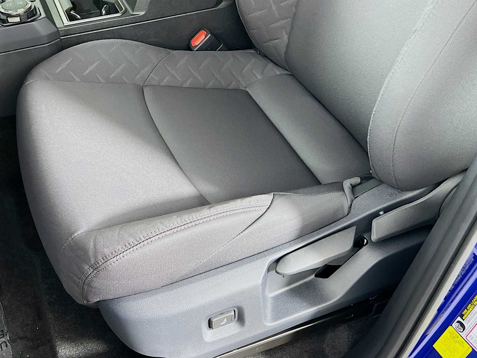 2025 Toyota Tacoma SR5 - Photo 16