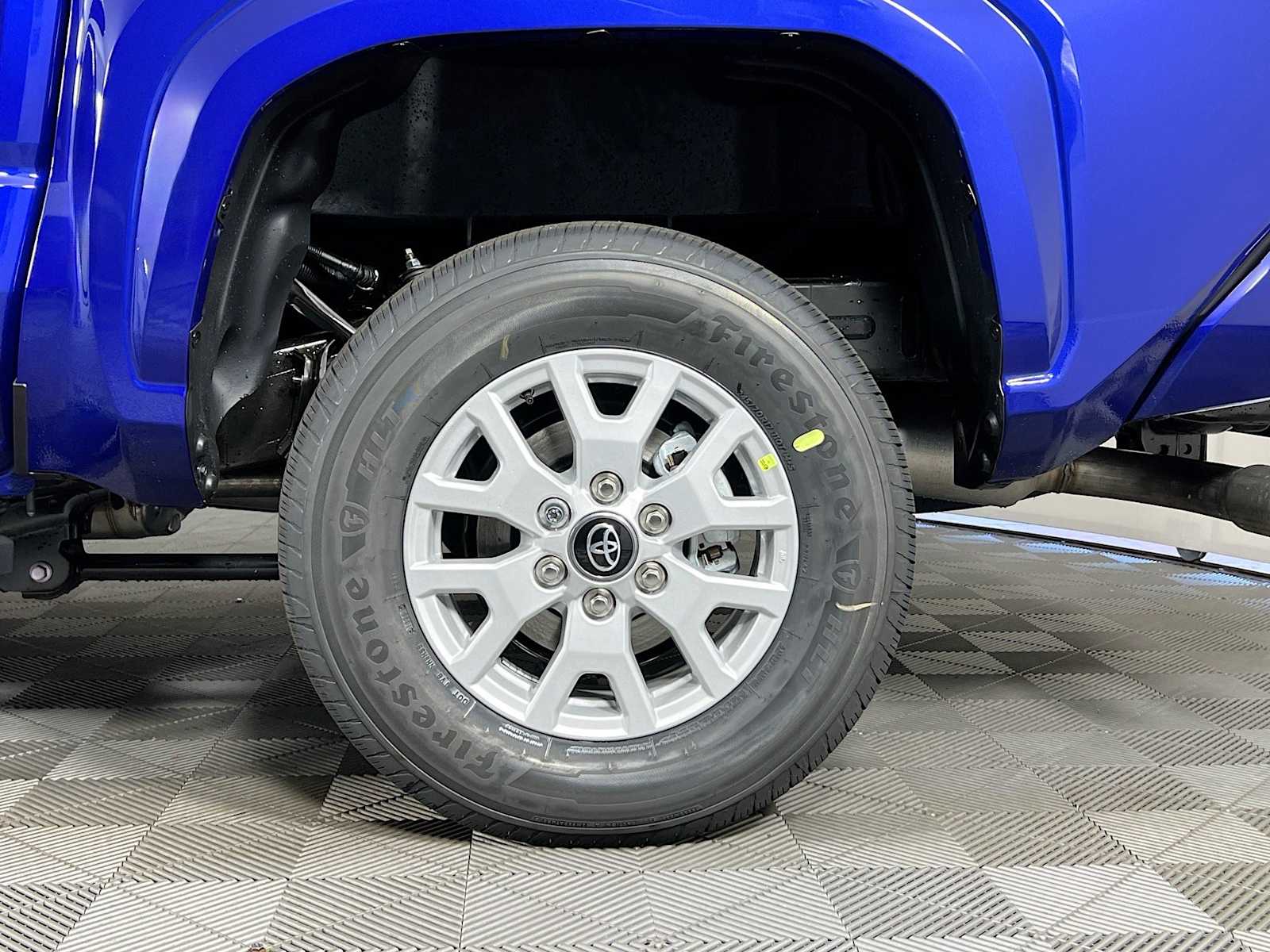 2025 Toyota Tacoma SR5 - Photo 18
