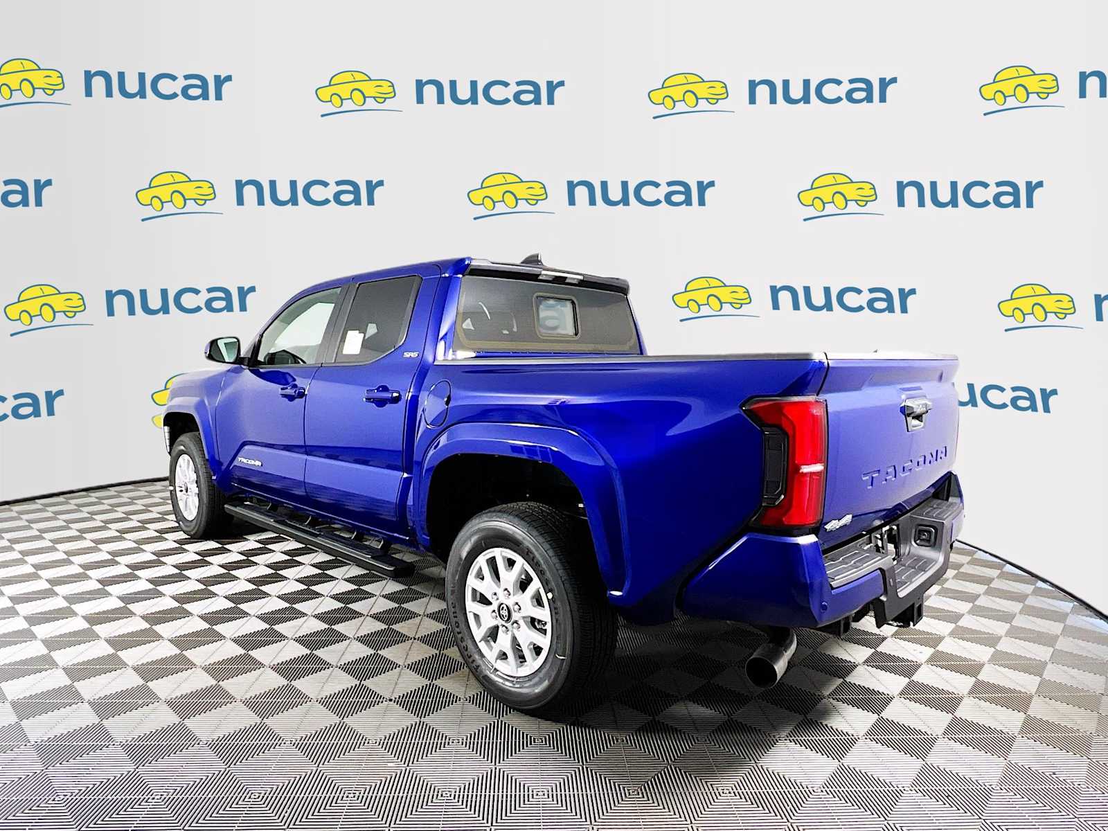 2025 Toyota Tacoma SR5 - Photo 4