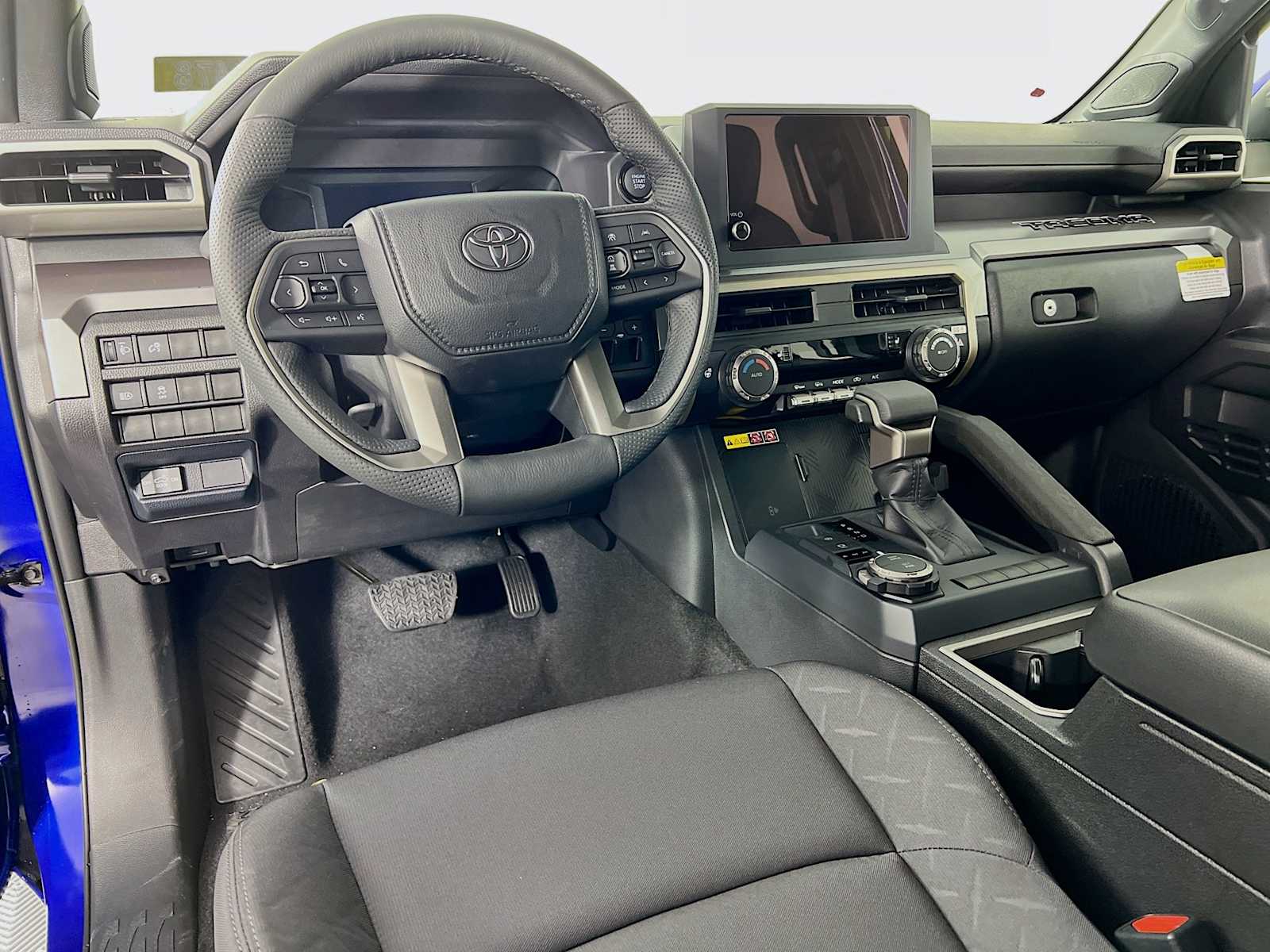 2025 Toyota Tacoma SR5 - Photo 6