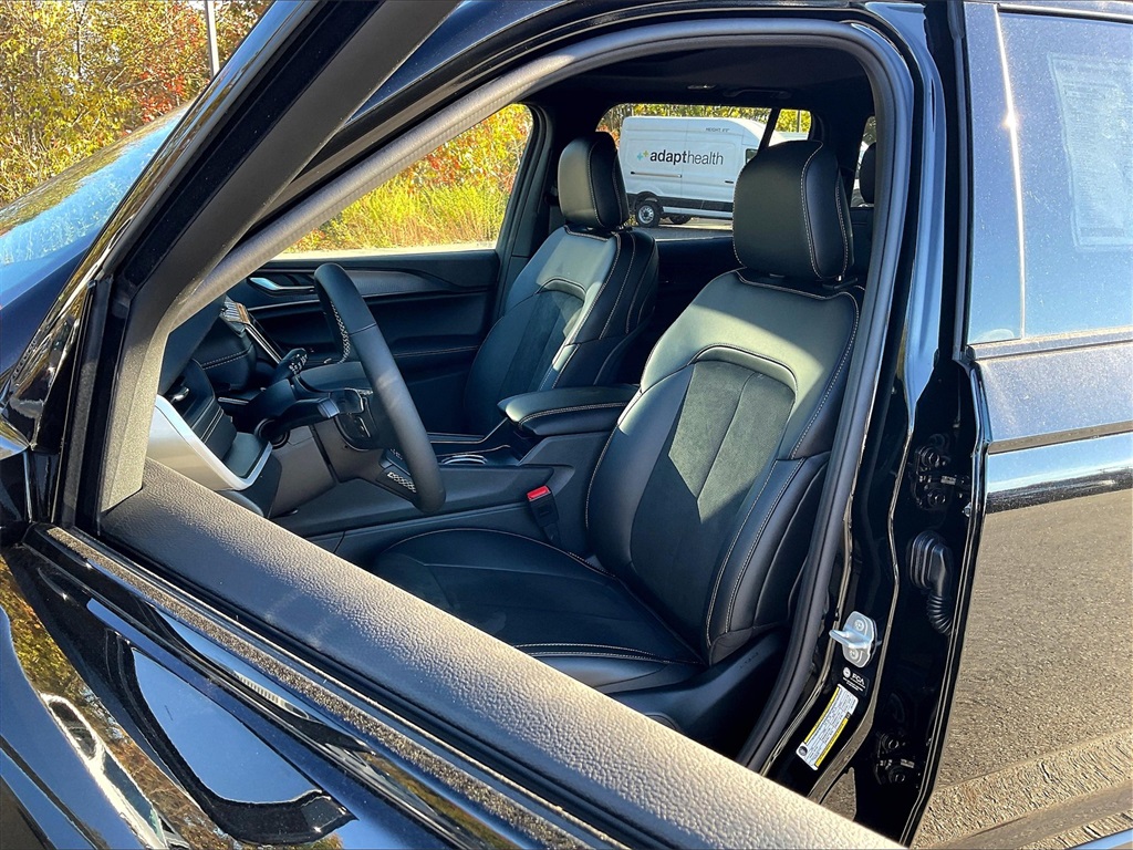 2025 Jeep Grand Cherokee Altitude X - Photo 11