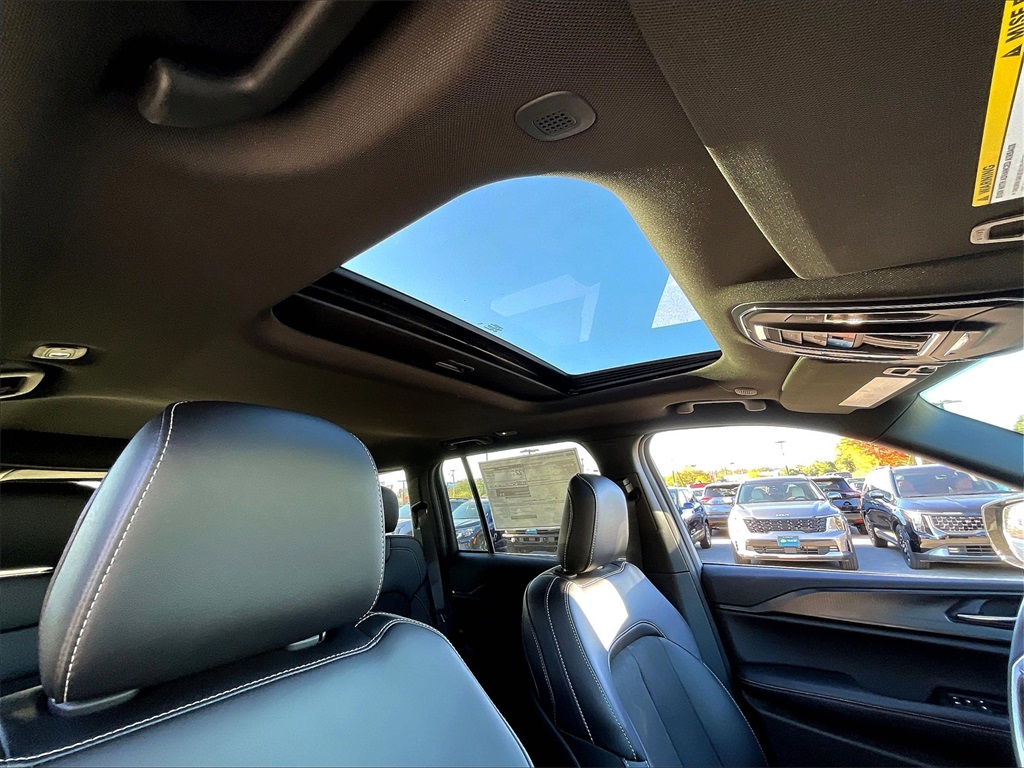 2025 Jeep Grand Cherokee Altitude X - Photo 18