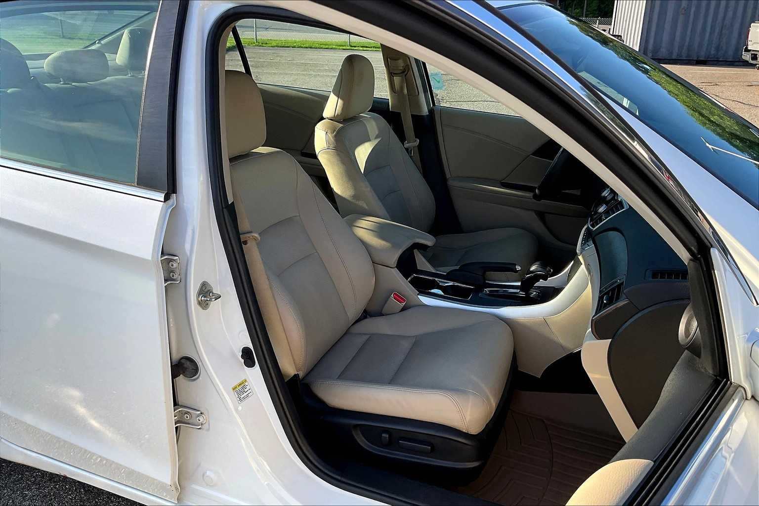 2014 Honda Accord EX-L - Photo 11