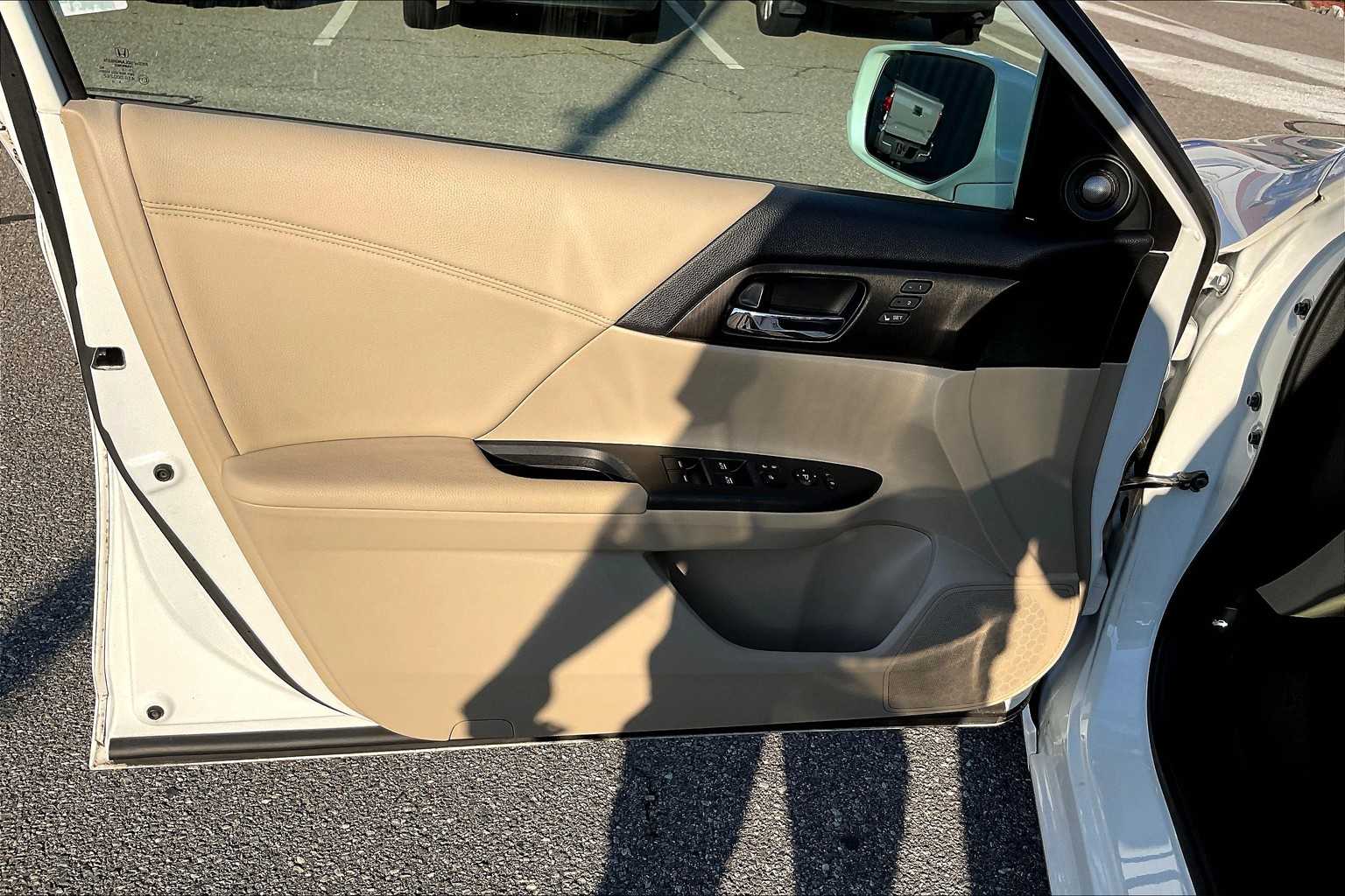 2014 Honda Accord EX-L - Photo 9