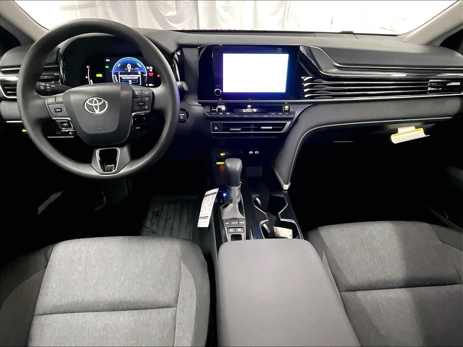 2026 Toyota Camry LE - Photo 12