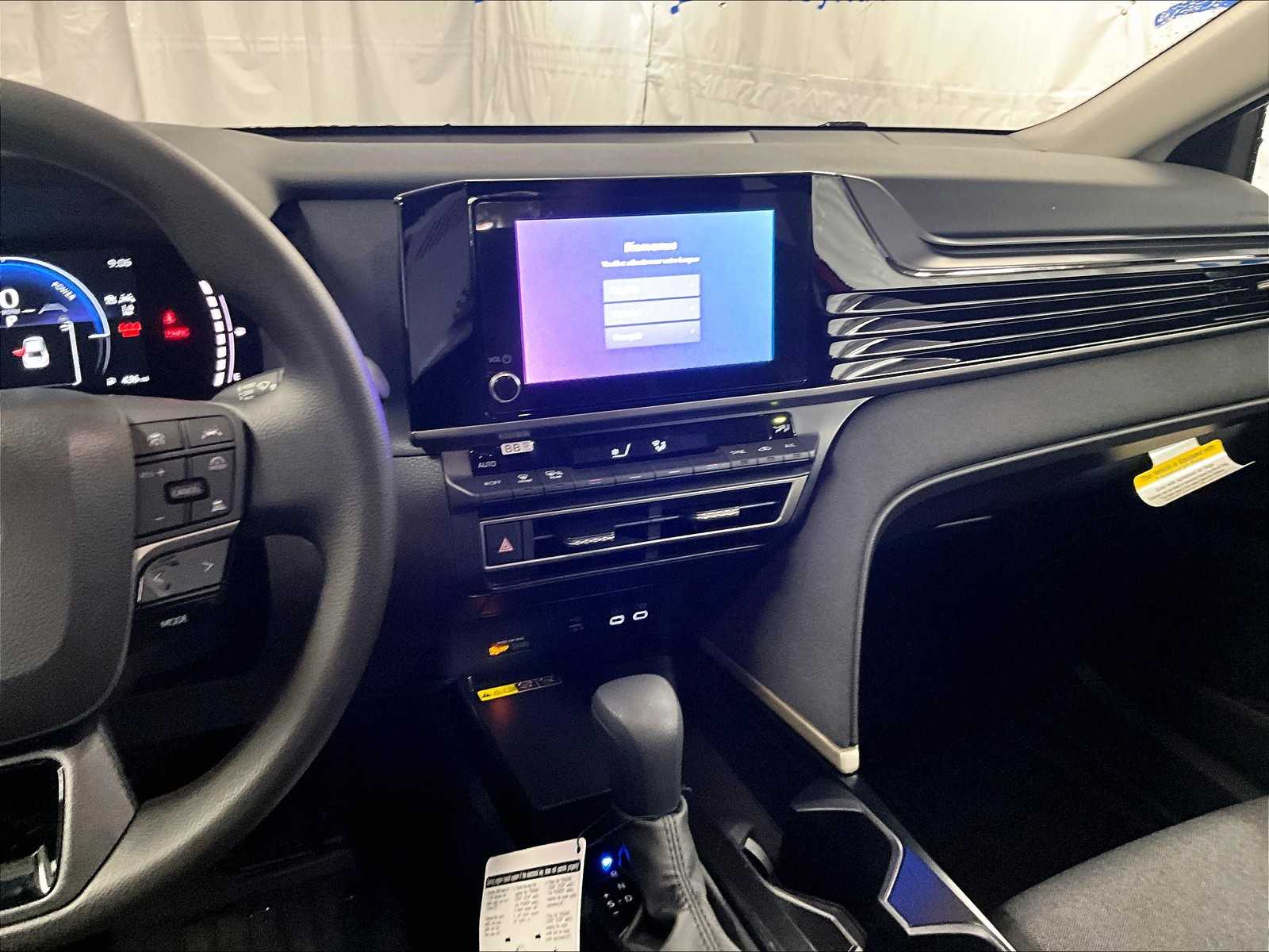 2026 Toyota Camry LE - Photo 13