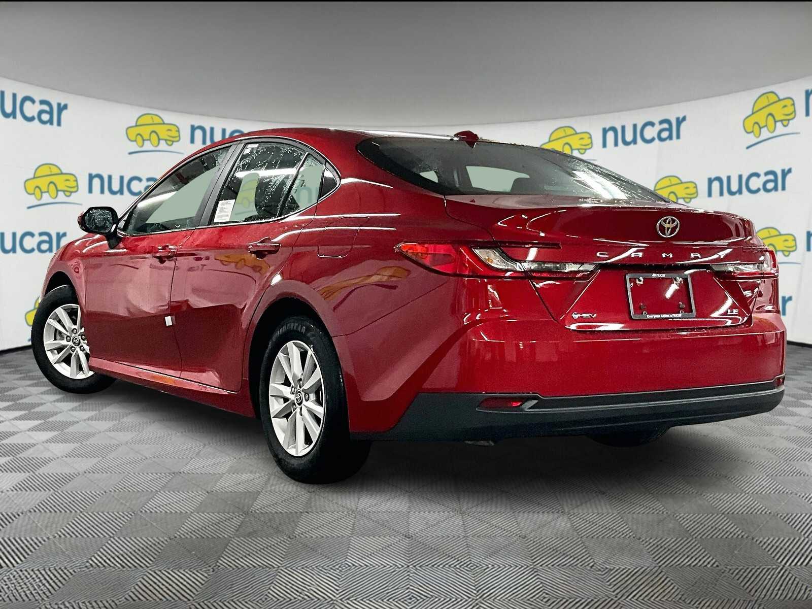 2026 Toyota Camry LE - Photo 5