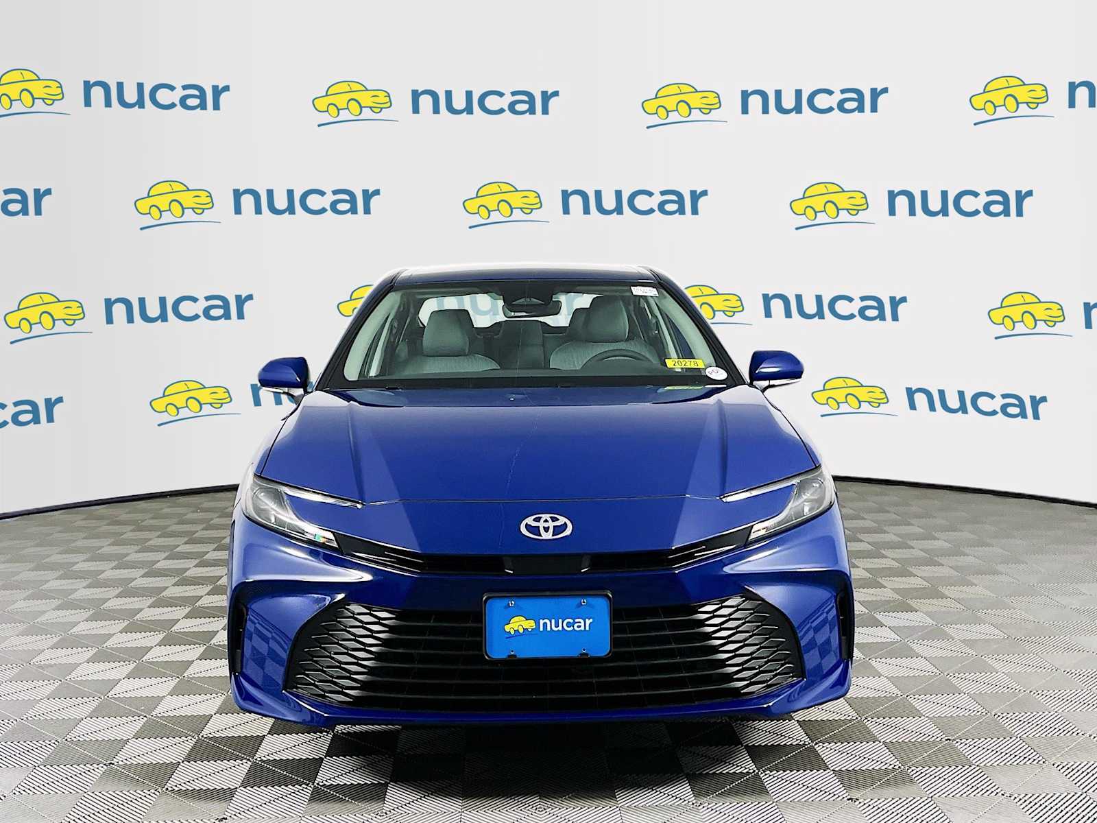 2025 Toyota Camry LE - Photo 2