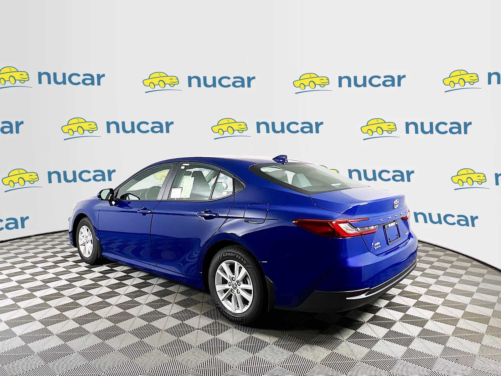 2025 Toyota Camry LE - Photo 4
