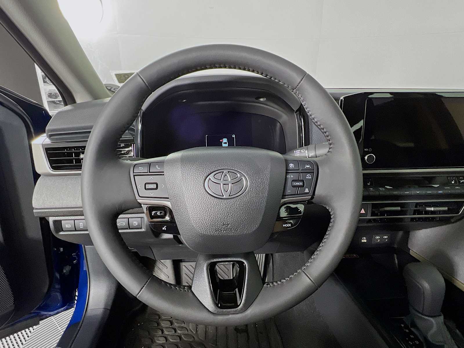 2025 Toyota Camry LE - Photo 7