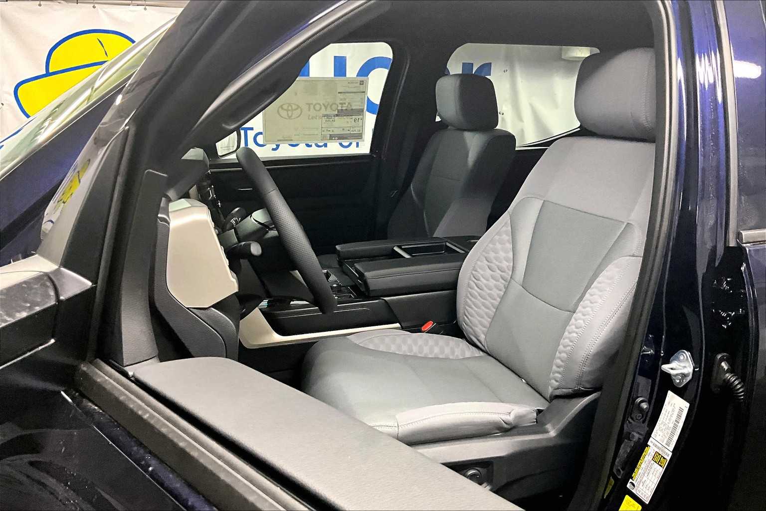 2025 Toyota Tundra SR5 - Photo 11