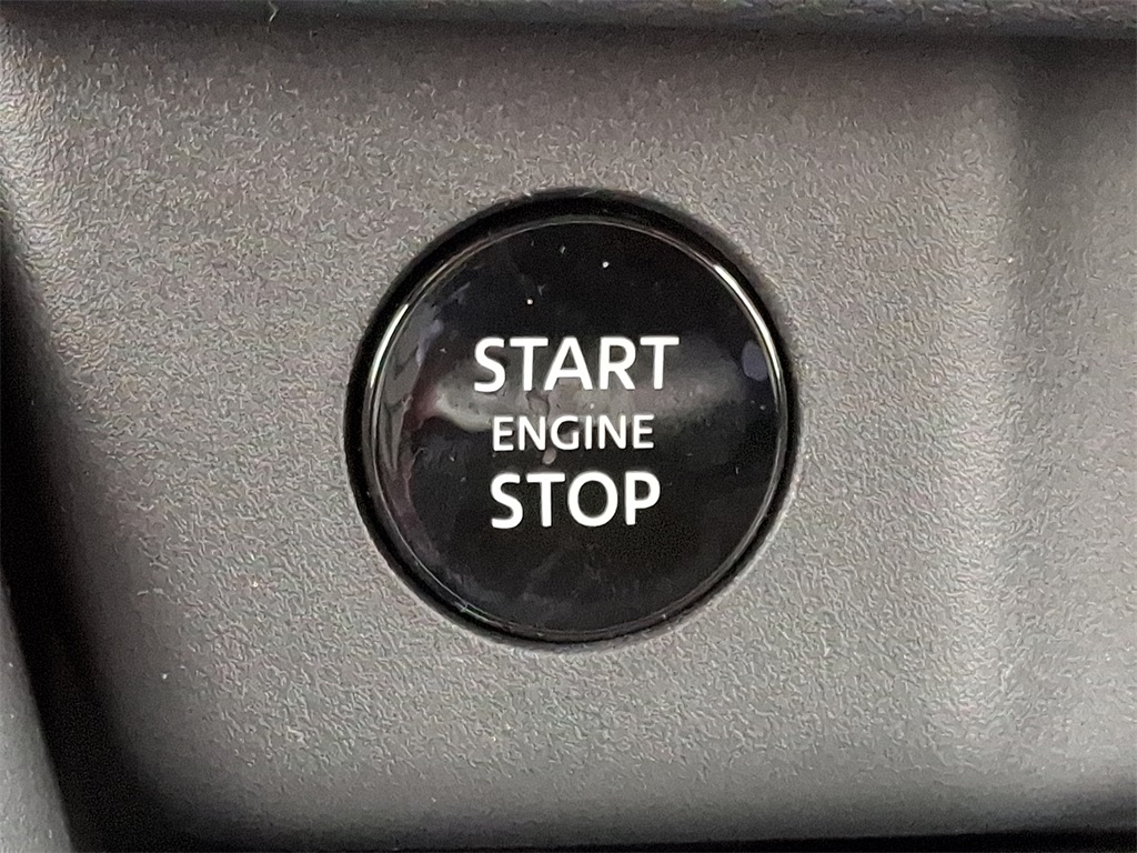 2025 Nissan Rogue SV - Photo 15