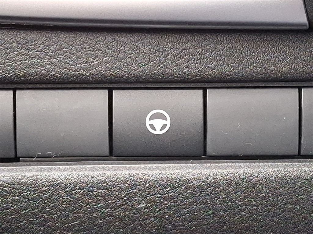 2025 Nissan Rogue SV - Photo 17
