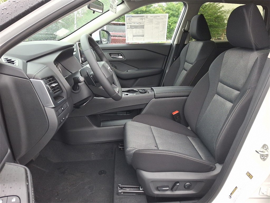 2025 Nissan Rogue SV - Photo 9