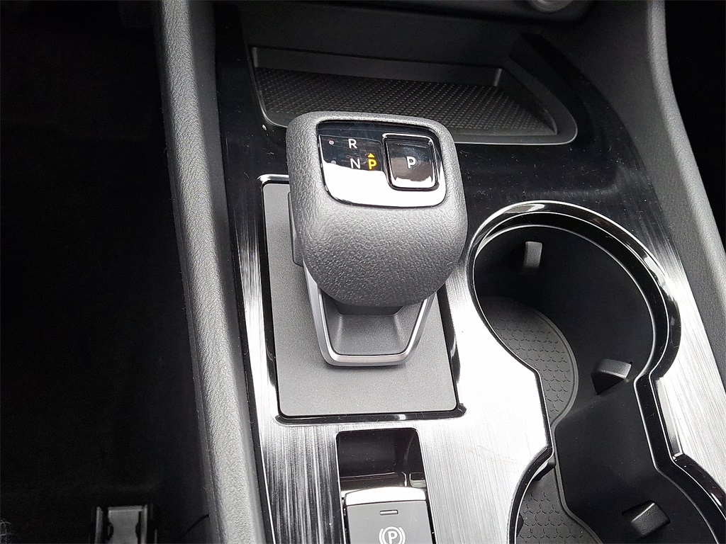 2025 Nissan Rogue SV - Photo 10