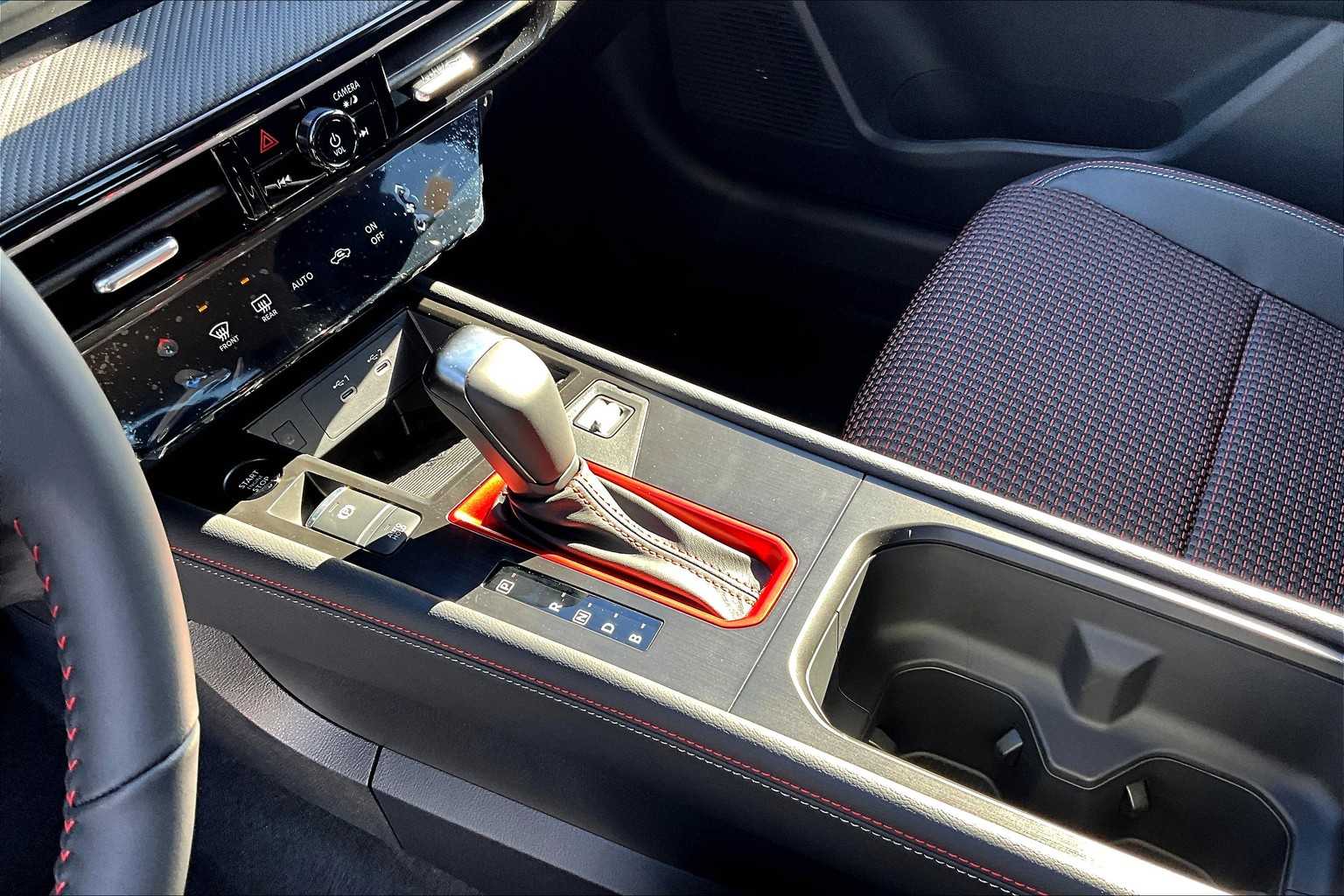 2025 Nissan Kicks SR - Photo 14