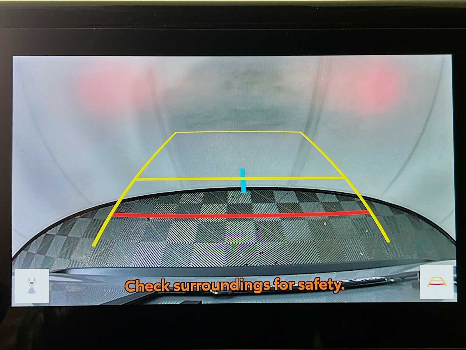 2025 Toyota RAV4 XLE - Photo 9