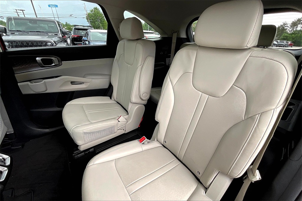 2022 Kia Sorento Hybrid S - Photo 14