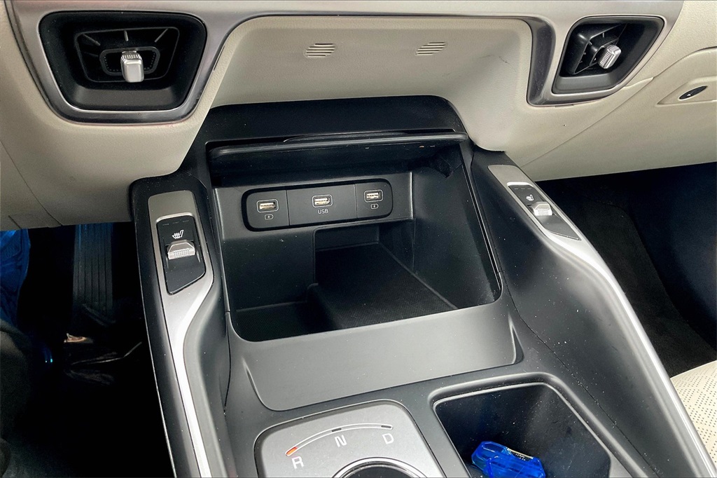 2022 Kia Sorento Hybrid S - Photo 25