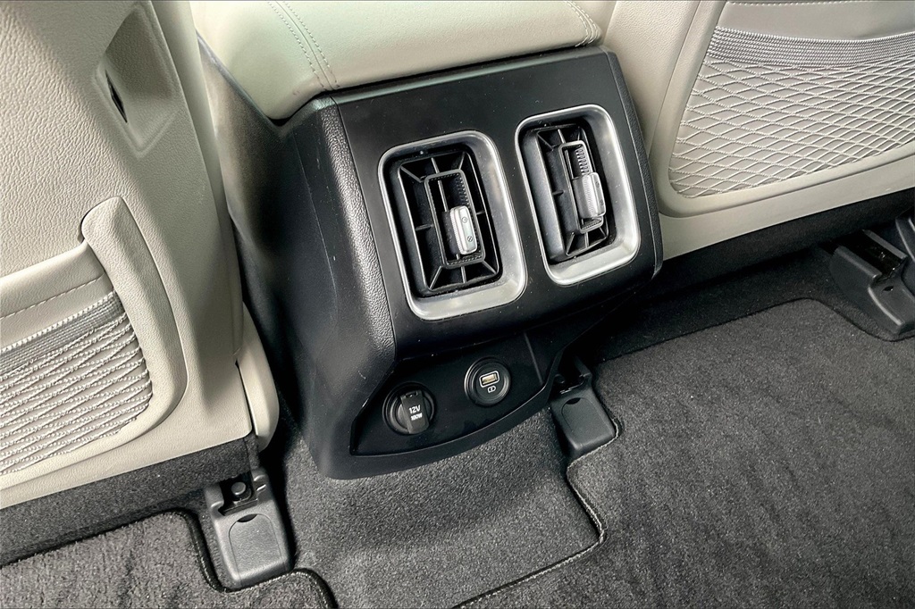 2022 Kia Sorento Hybrid S - Photo 27