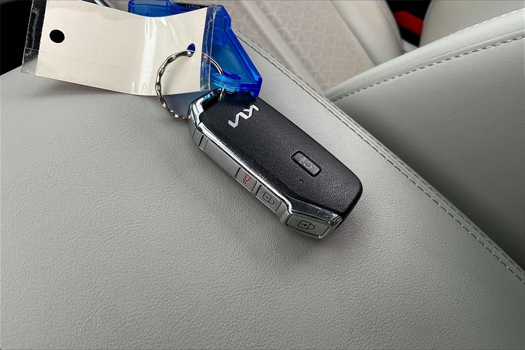 2022 Kia Sorento Hybrid S - Photo 29