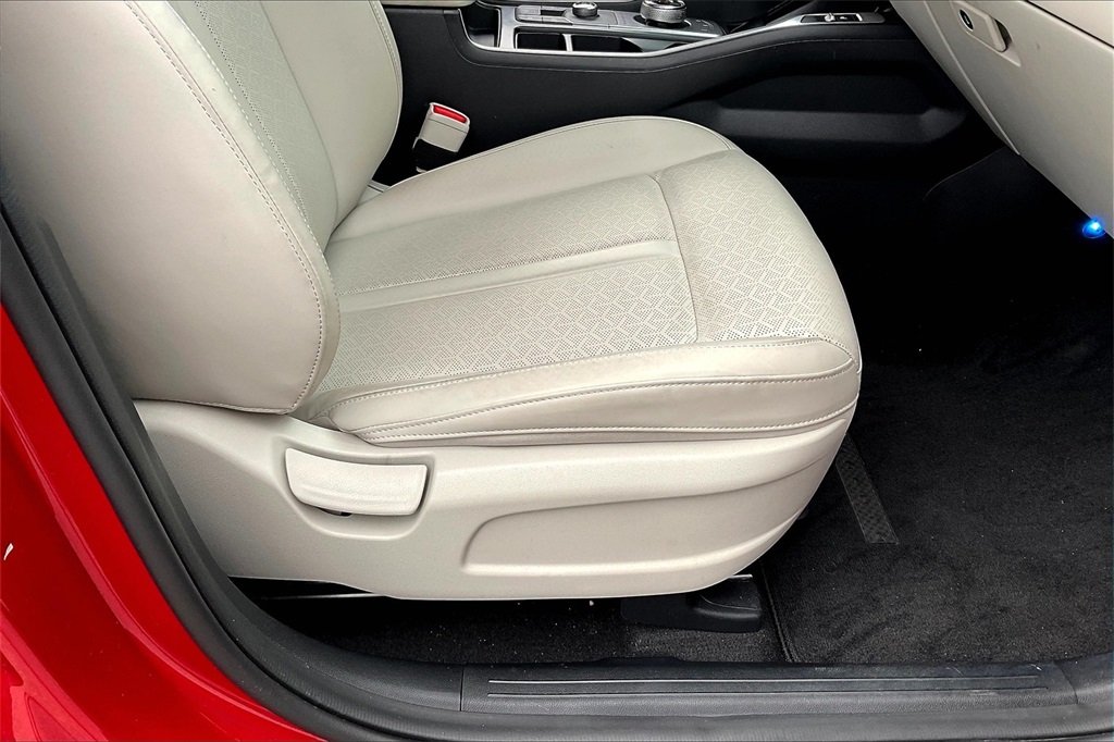 2022 Kia Sorento Hybrid S - Photo 38
