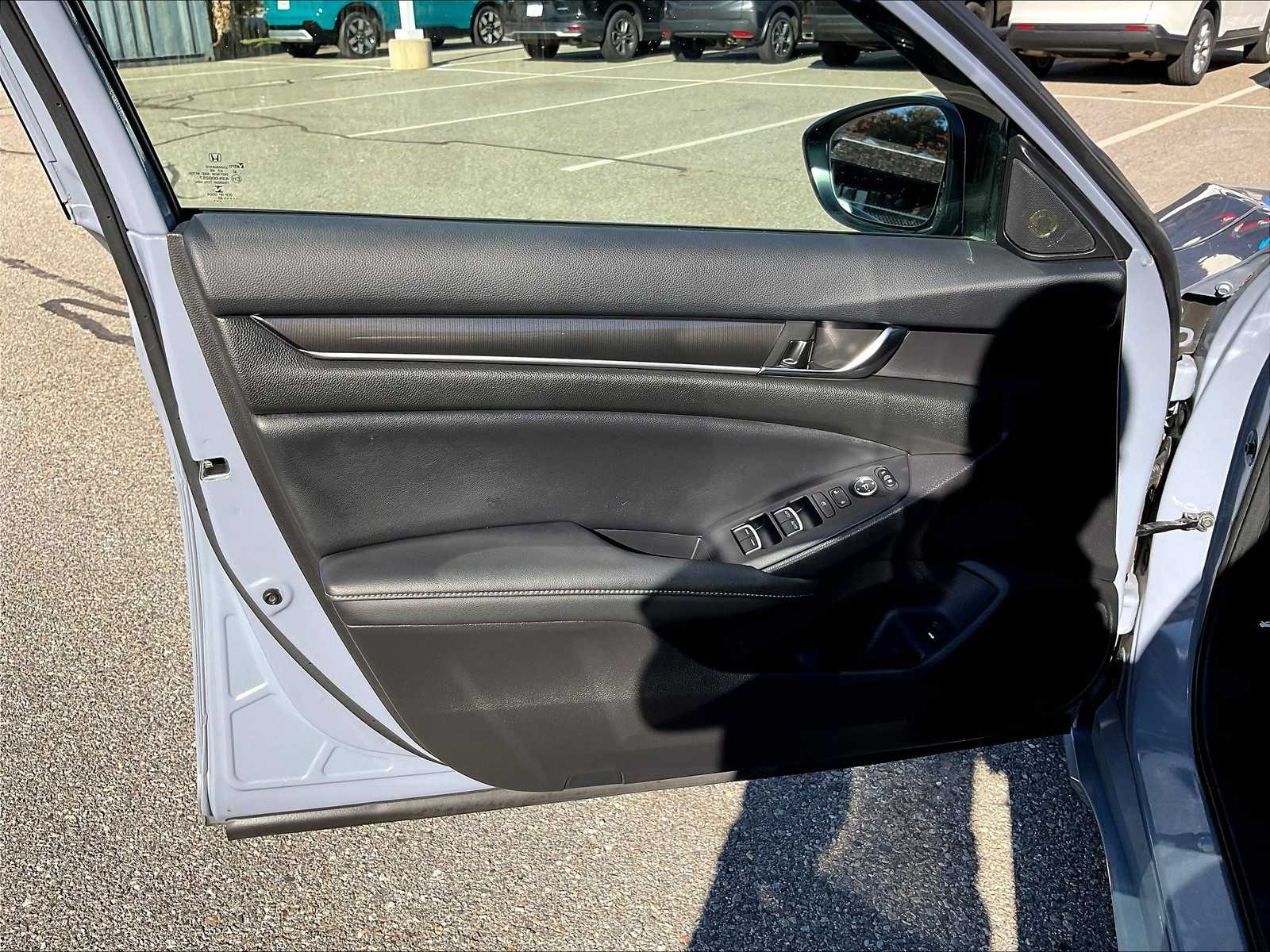 2022 Honda Accord Hybrid Sport - Photo 9