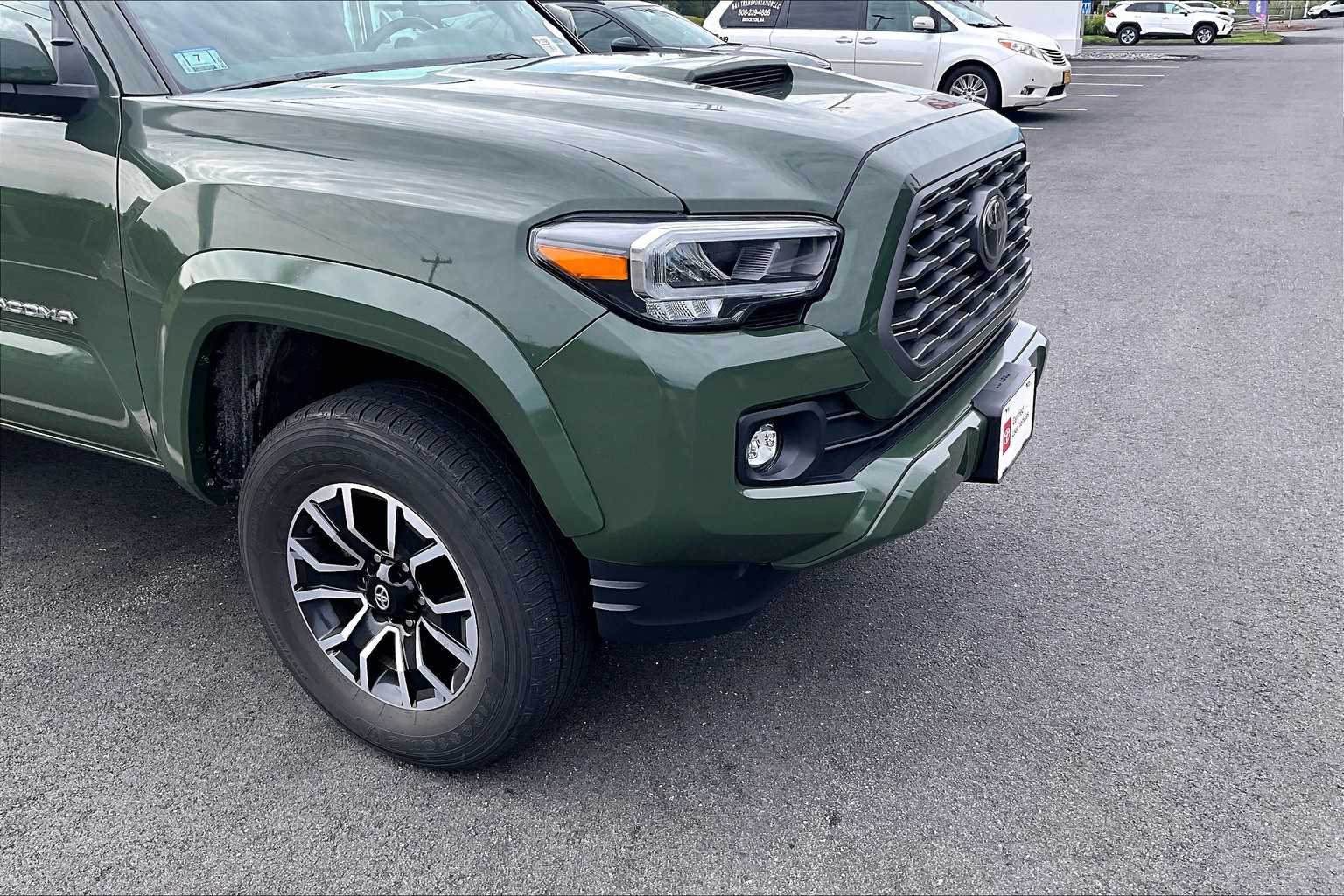 2022 Toyota Tacoma TRD Sport - Photo 5