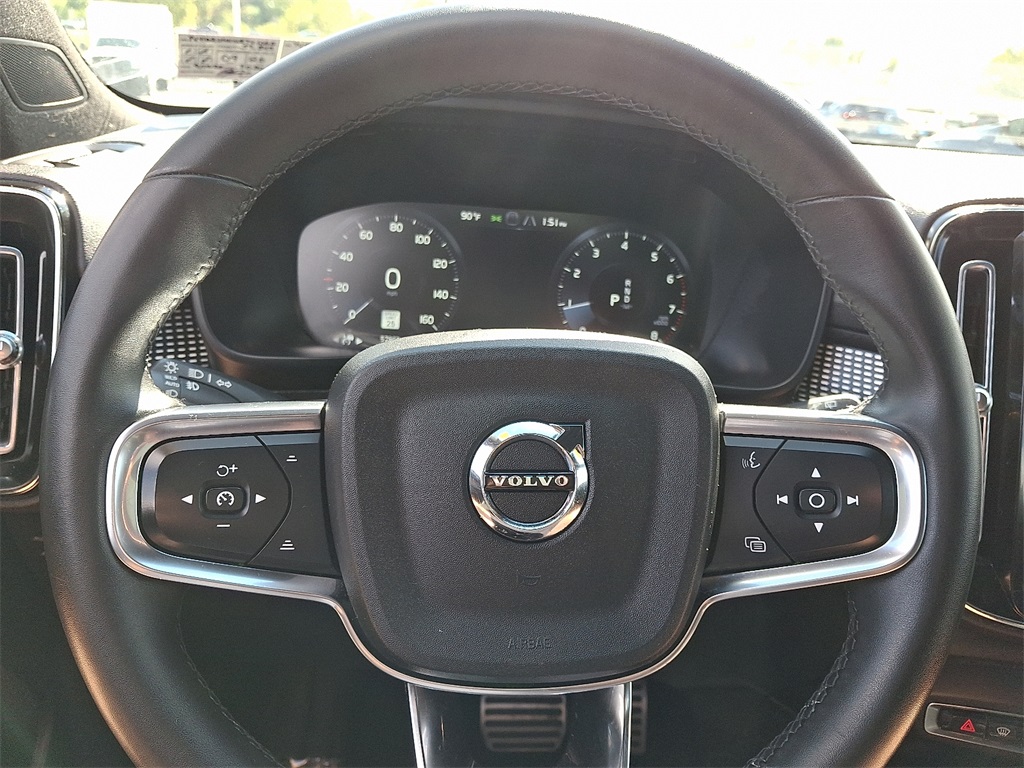 2022 Volvo XC40 R-Design - Photo 21