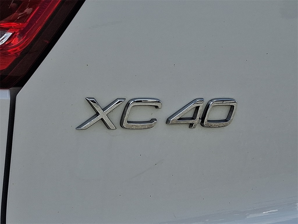 2022 Volvo XC40 R-Design - Photo 30