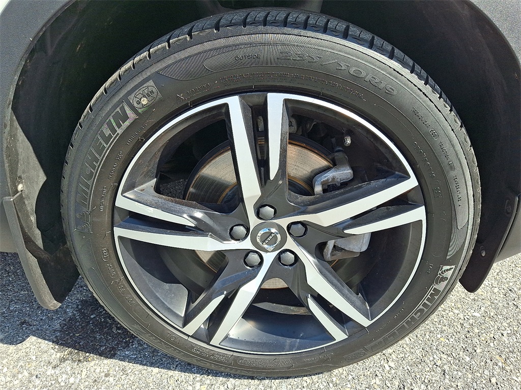 2022 Volvo XC40 R-Design - Photo 9