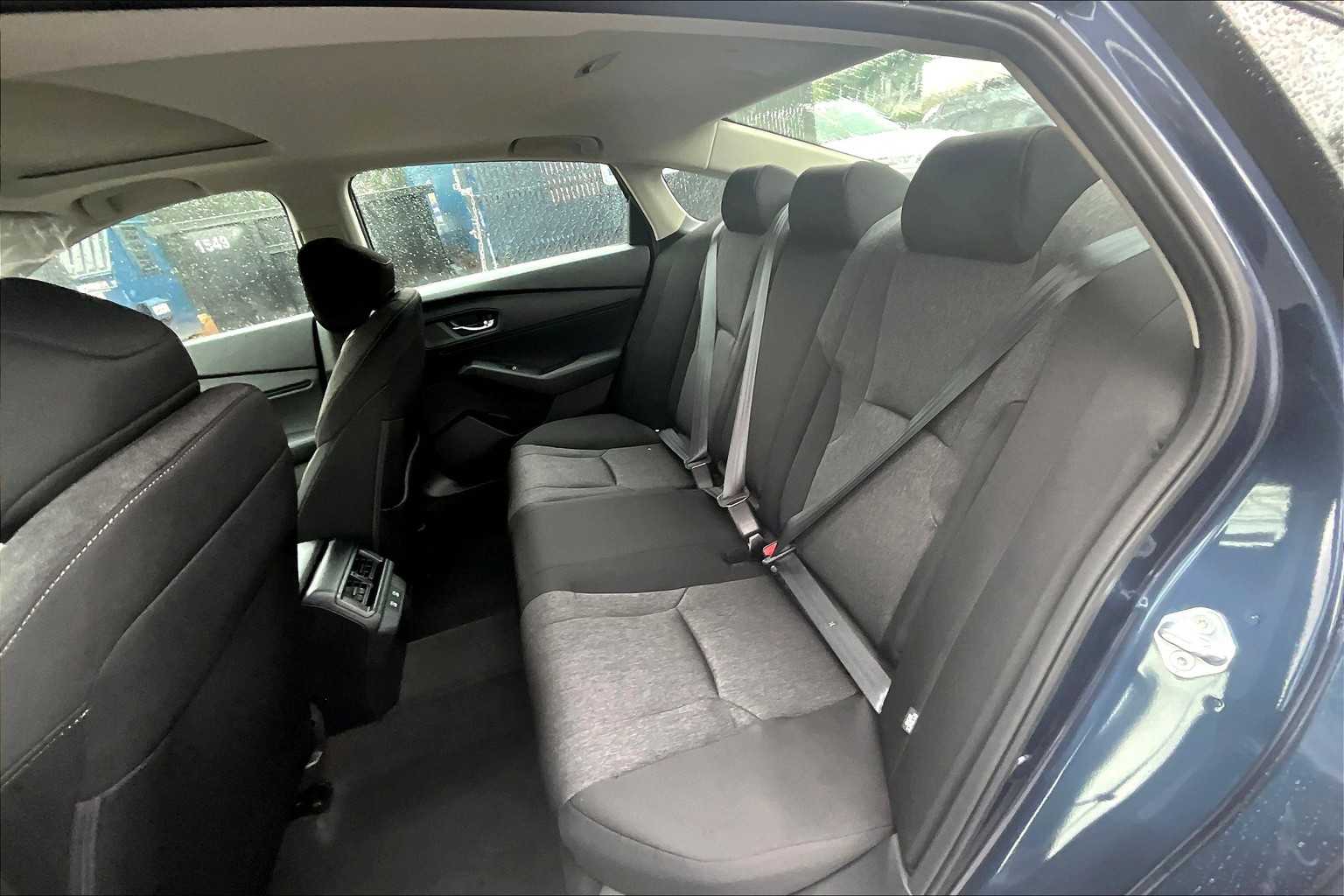 2025 Honda Accord SE - Photo 15
