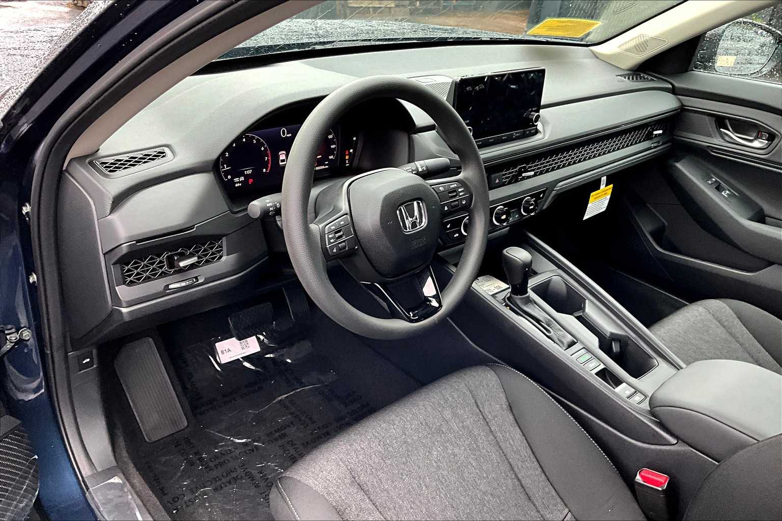 2025 Honda Accord SE - Photo 9