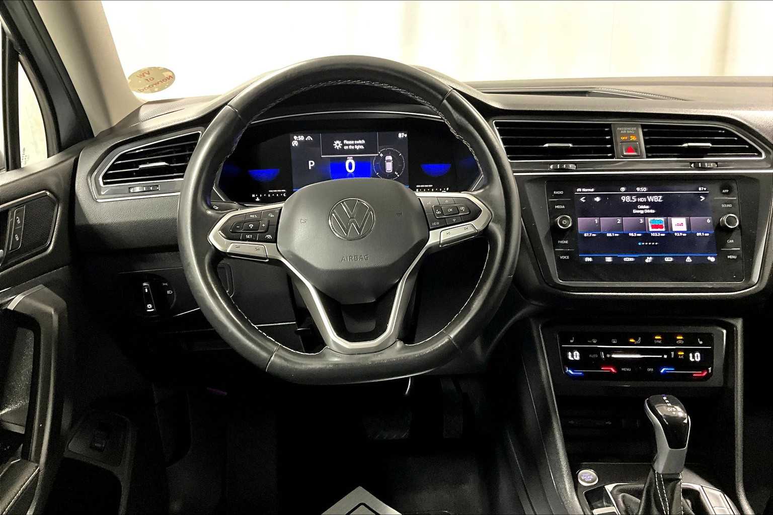 2022 Volkswagen Tiguan SE - Photo 17