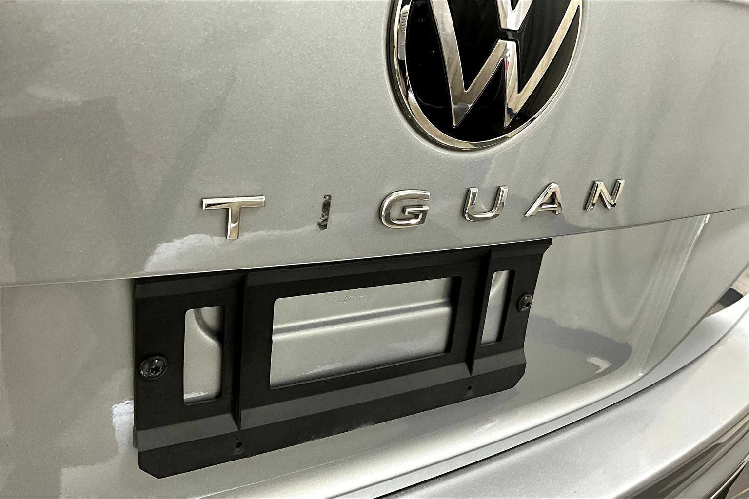 2022 Volkswagen Tiguan SE - Photo 26