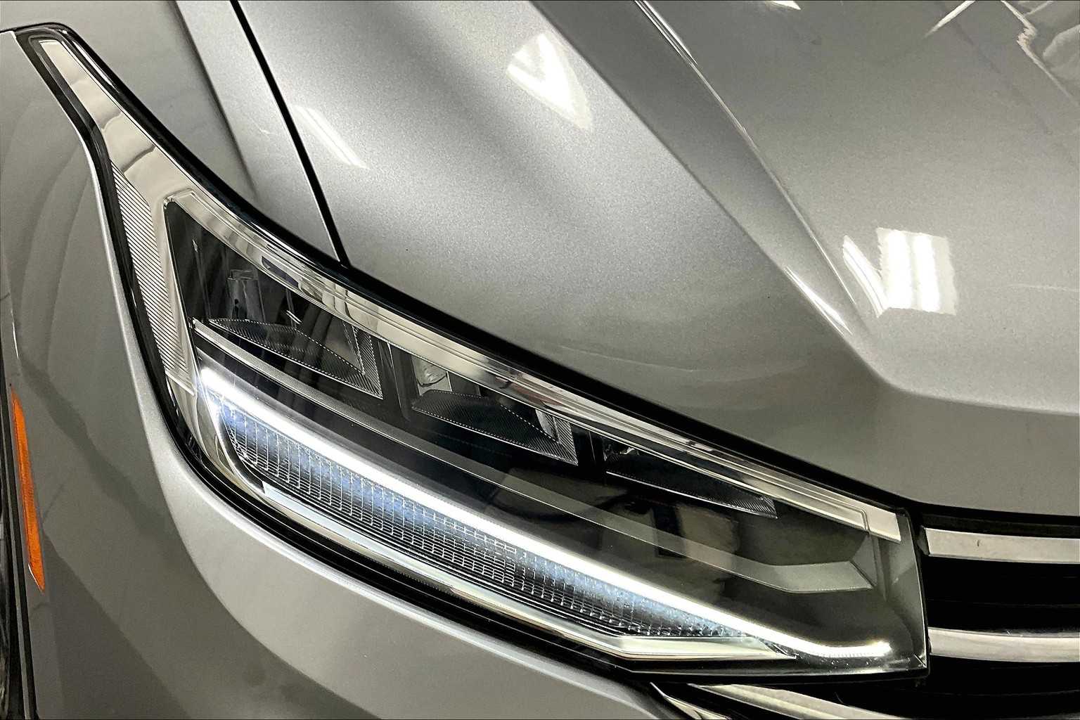 2022 Volkswagen Tiguan SE - Photo 29