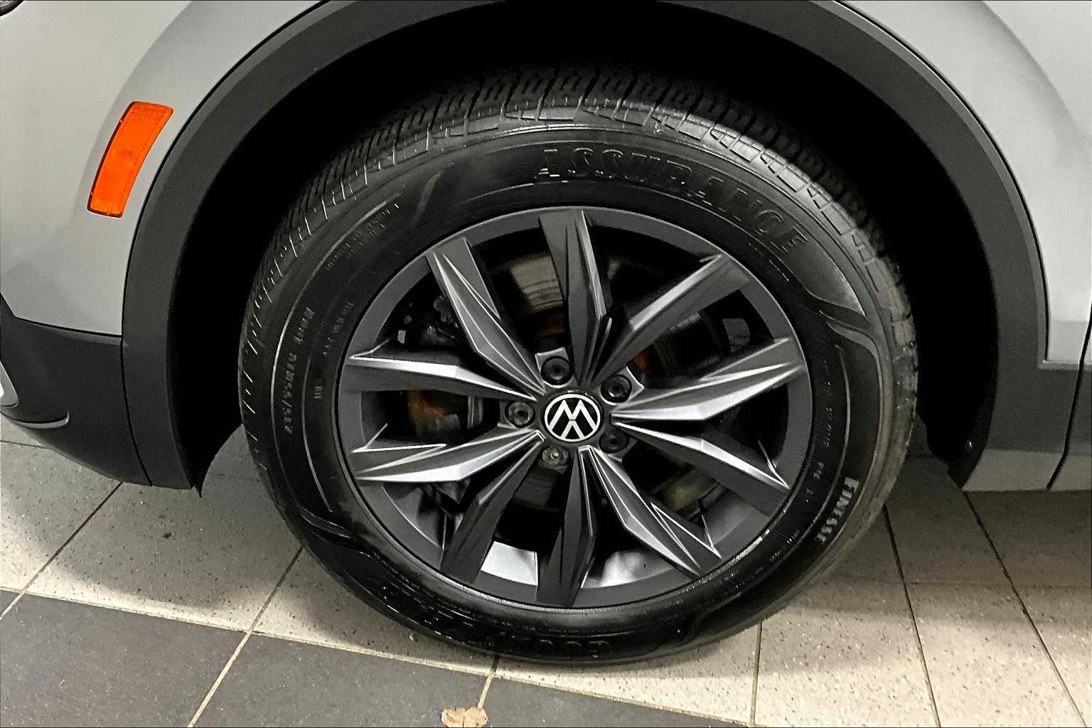 2022 Volkswagen Tiguan SE - Photo 7