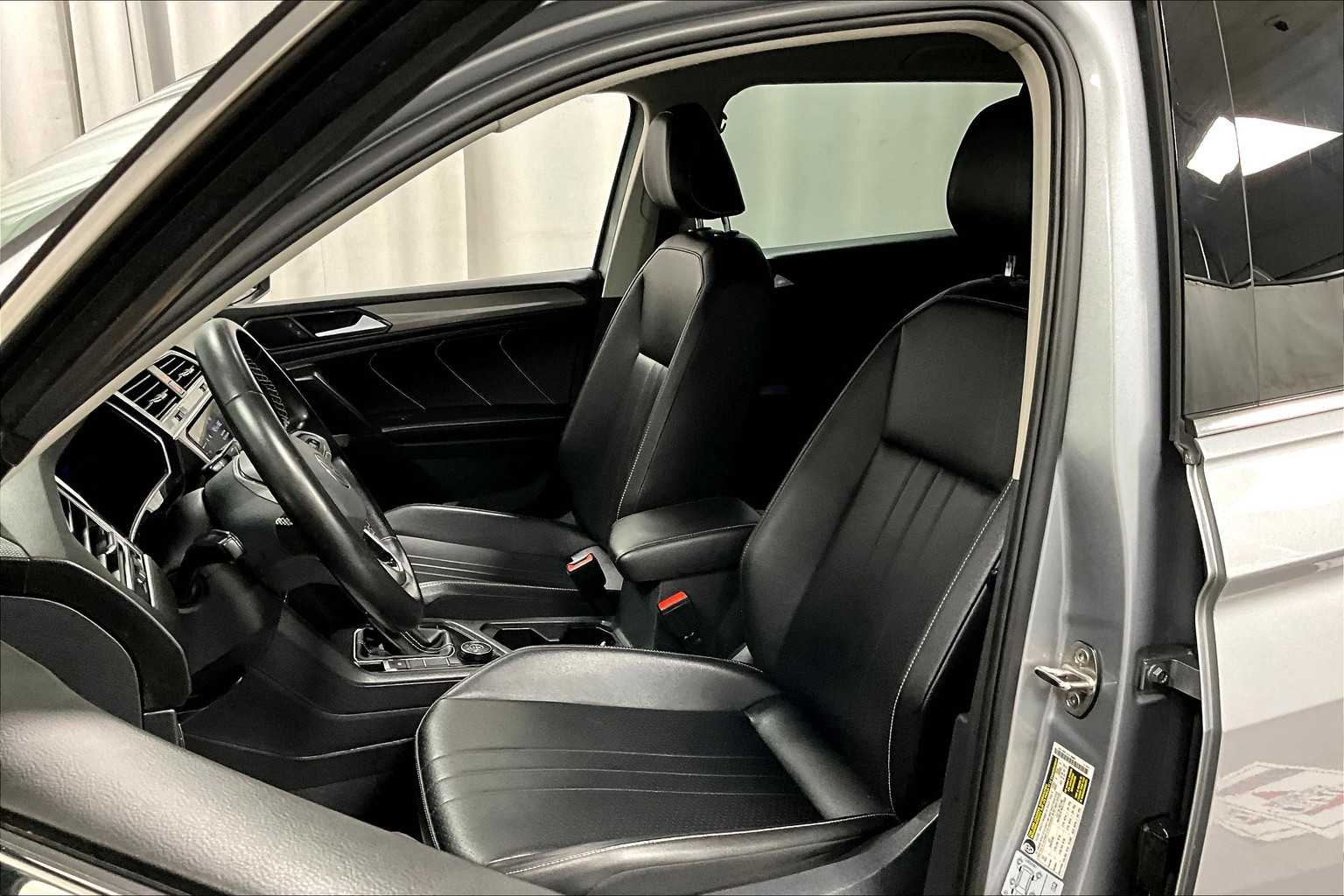 2022 Volkswagen Tiguan SE - Photo 10