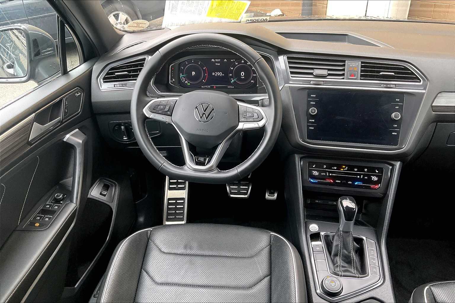 2023 Volkswagen Tiguan SEL R-Line - Photo 17