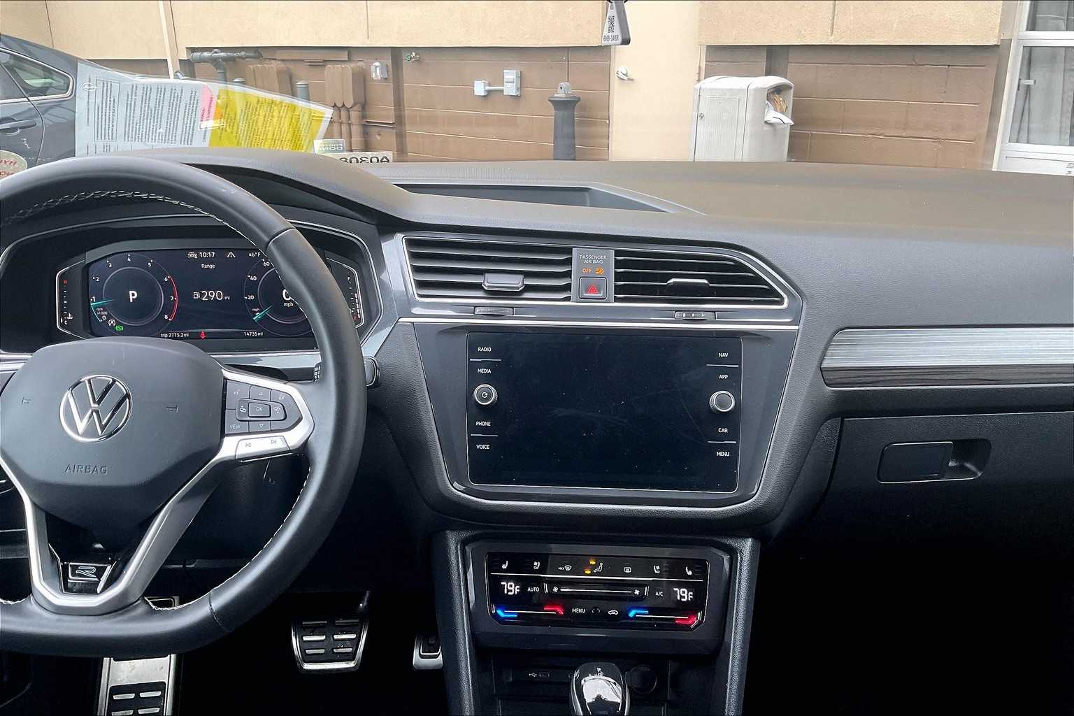 2023 Volkswagen Tiguan SEL R-Line - Photo 18
