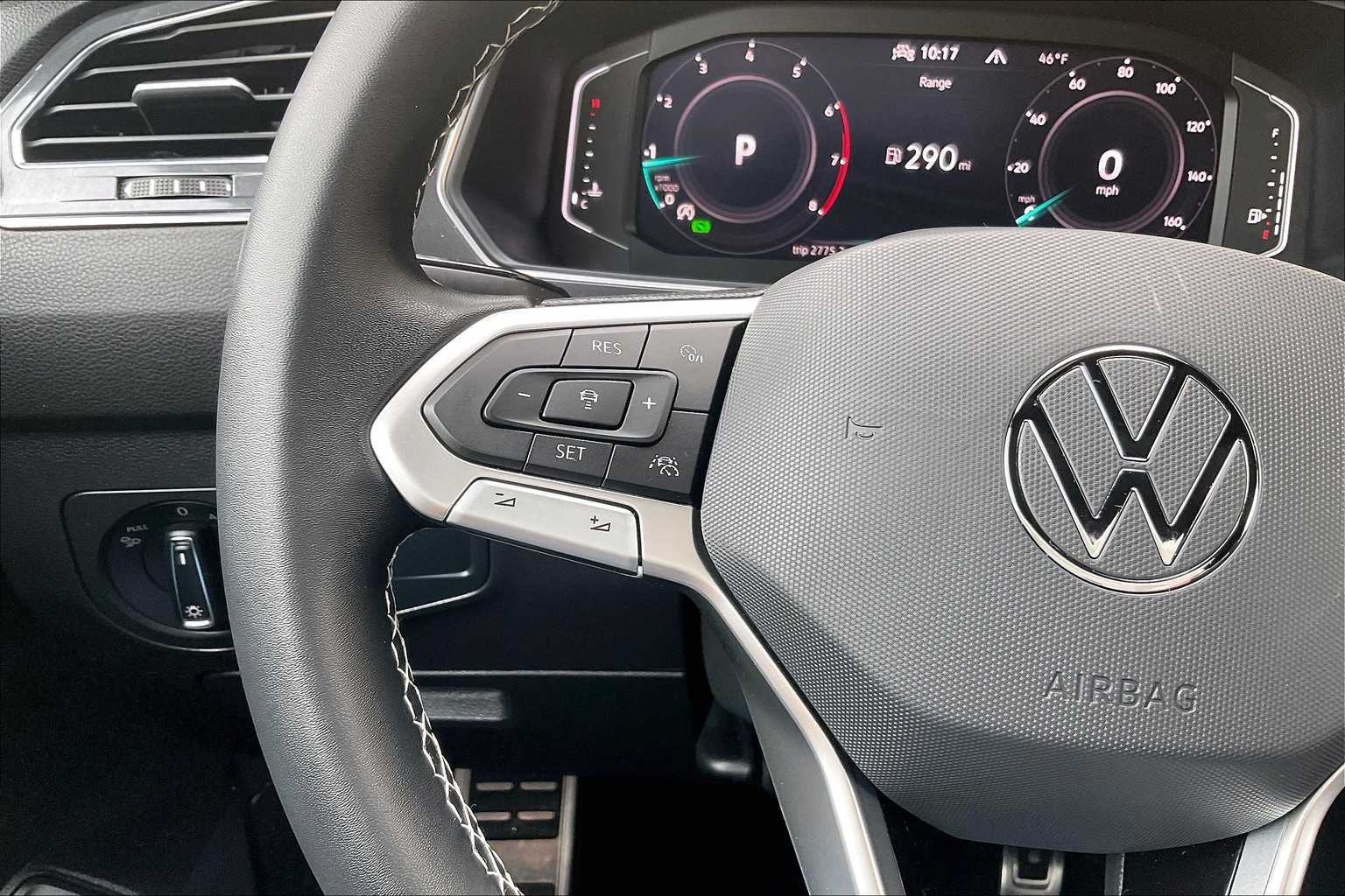 2023 Volkswagen Tiguan SEL R-Line - Photo 23