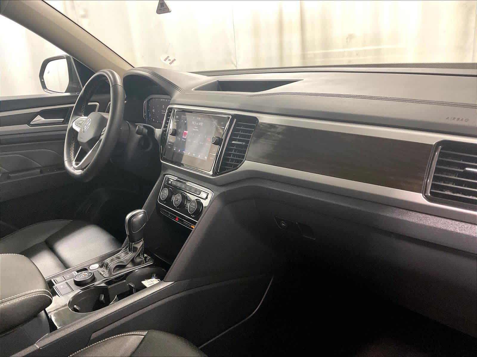 2023 Volkswagen Atlas 3.6L V6 SE w/Technology - Photo 14